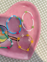 Load image into Gallery viewer, Daisy Chain 'Initial Bracelet'