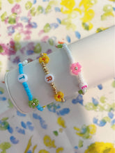 Load image into Gallery viewer, Daisy Chain 'Initial Bracelet'