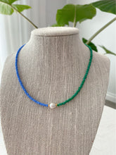 Load image into Gallery viewer, Colour Block Beaded Necklace