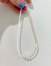 Load image into Gallery viewer, Gold and Pearl Necklace