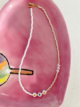 Load image into Gallery viewer, Gold and Pearl Necklace